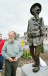 sculpture en bronze monumentale: inauguration Poète pour la mine