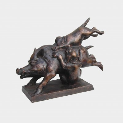 Sculpture Bronze Canine assaults on wild boar